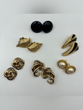 Vintage Trifari Gold Tone Enamel Clip On Earrings Lot of 6 Pairs